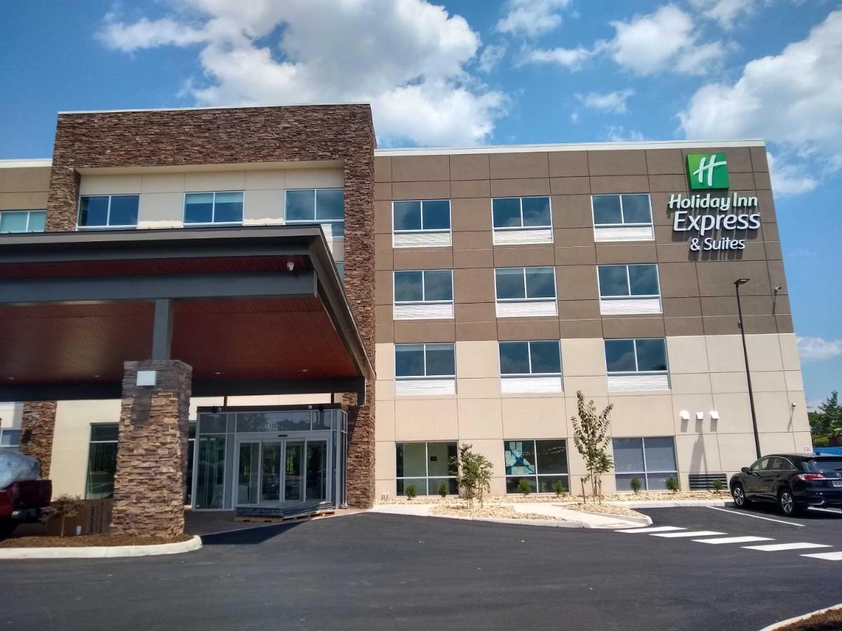Holiday Inn Express & Suites - Roanoke - Civic Center Exterior photo