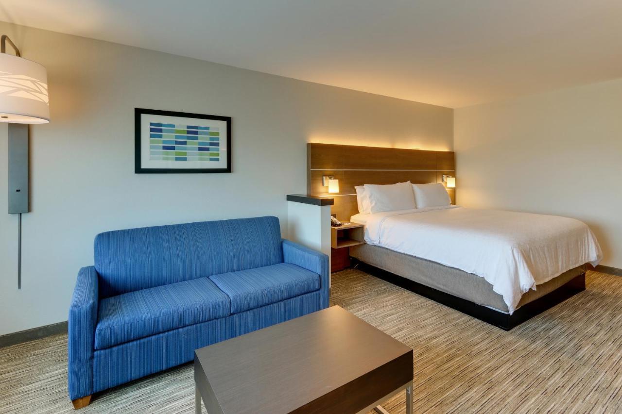 Holiday Inn Express & Suites - Roanoke - Civic Center Exterior photo